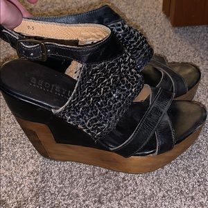Bed Stu Wedges